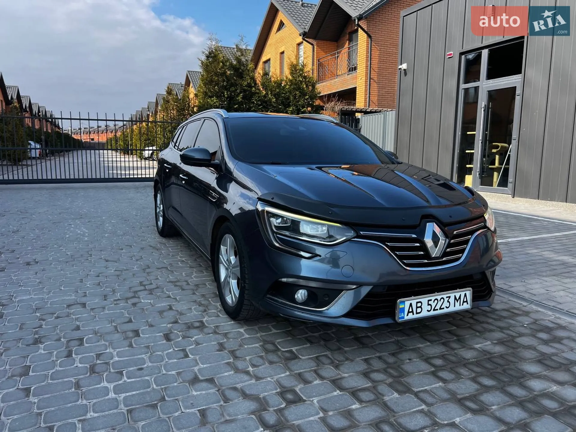 Renault Megane 2017 VIN VF1RFB00156985249 фото оголошення 3 з 28