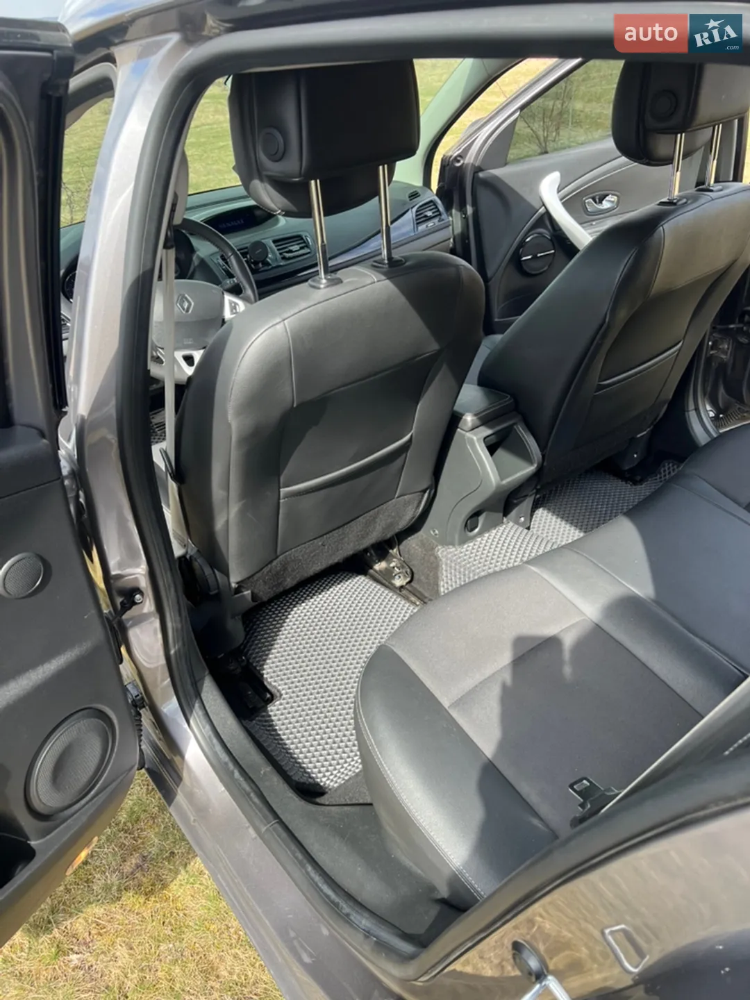 2012 Renault Megane - мініатюра 21