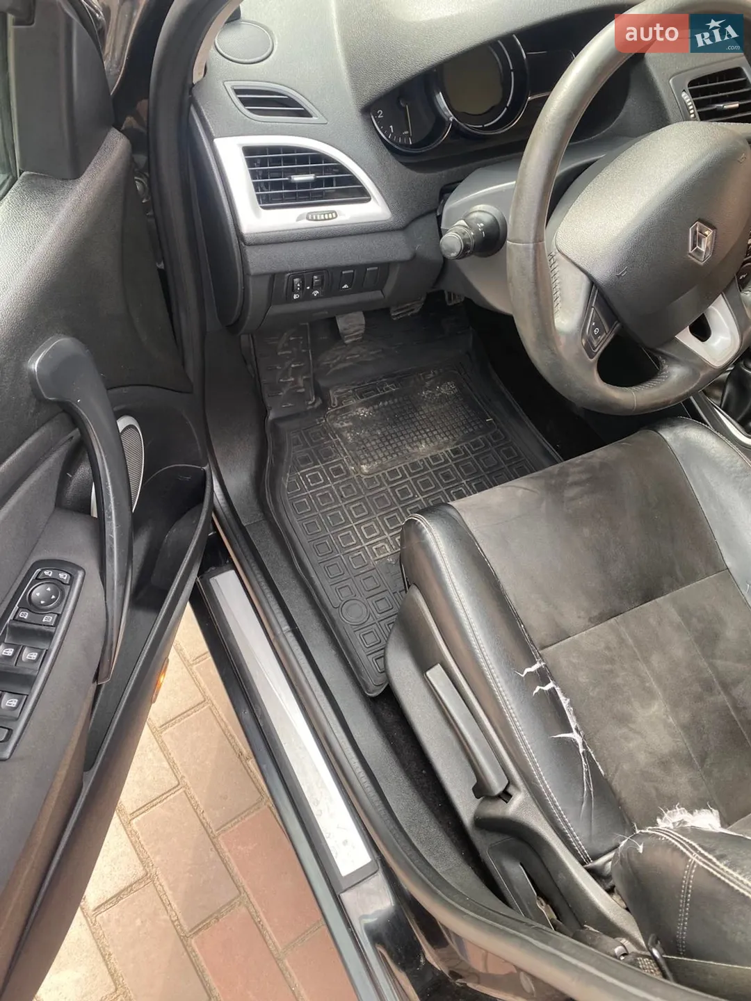 2010 Renault Megane - мініатюра 11