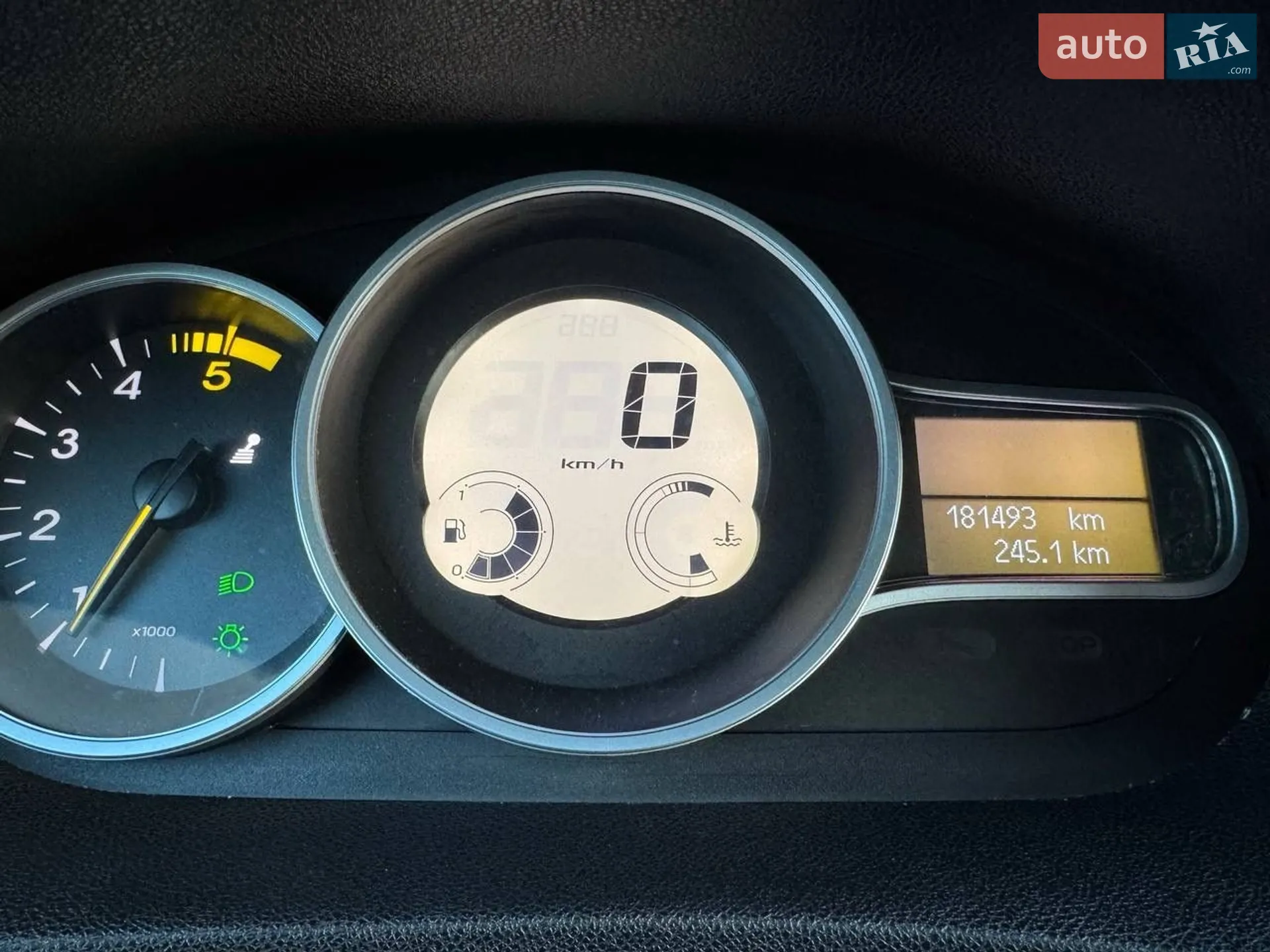 2012 Renault Megane - мініатюра 9