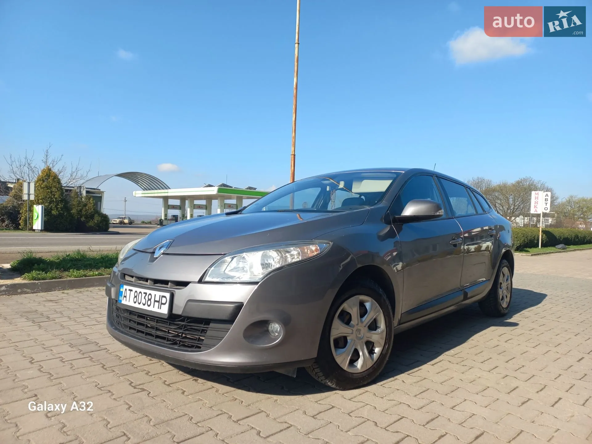 2010 Renault Megane - мініатюра 2
