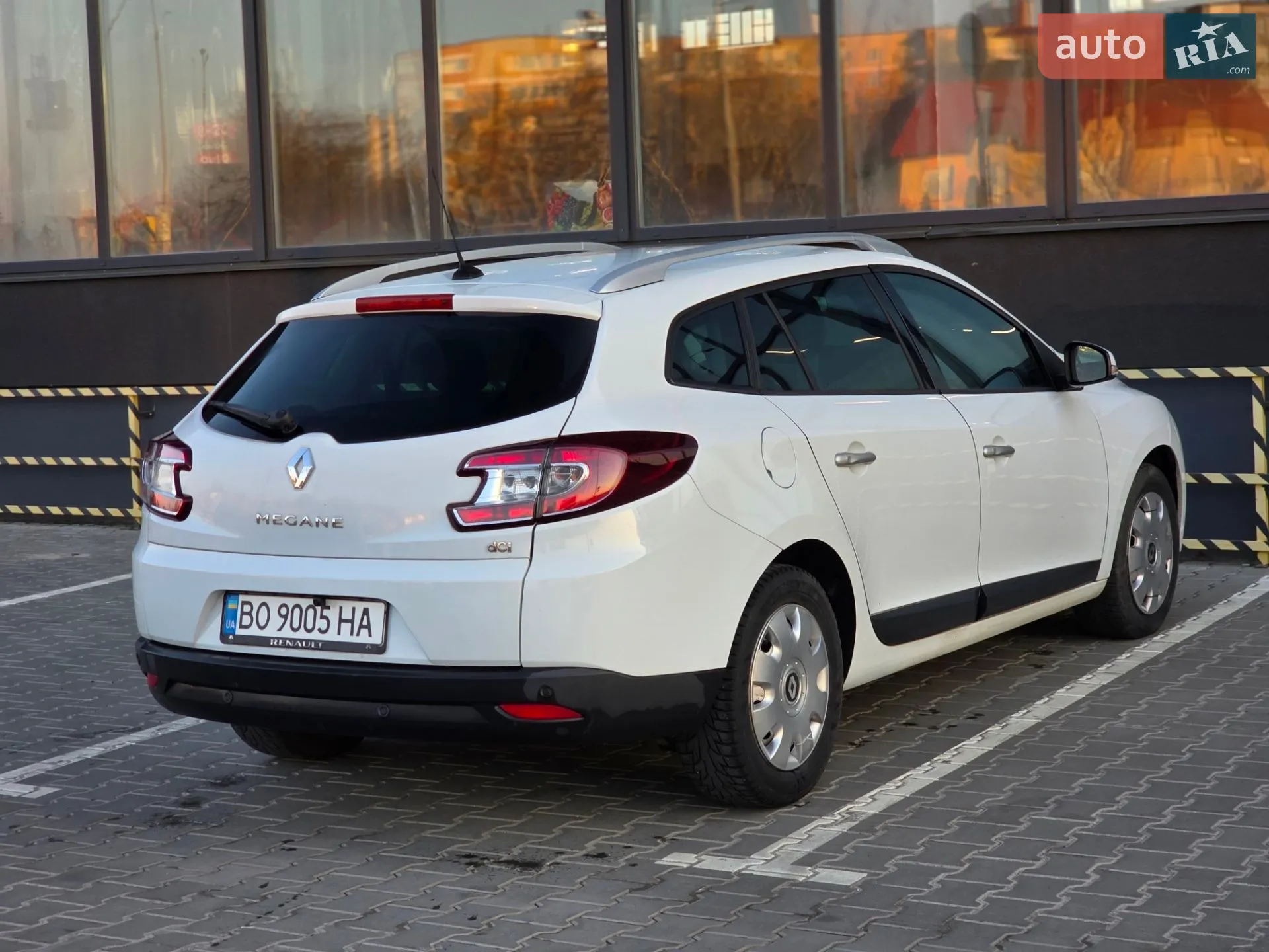 2010 Renault Megane - мініатюра 9