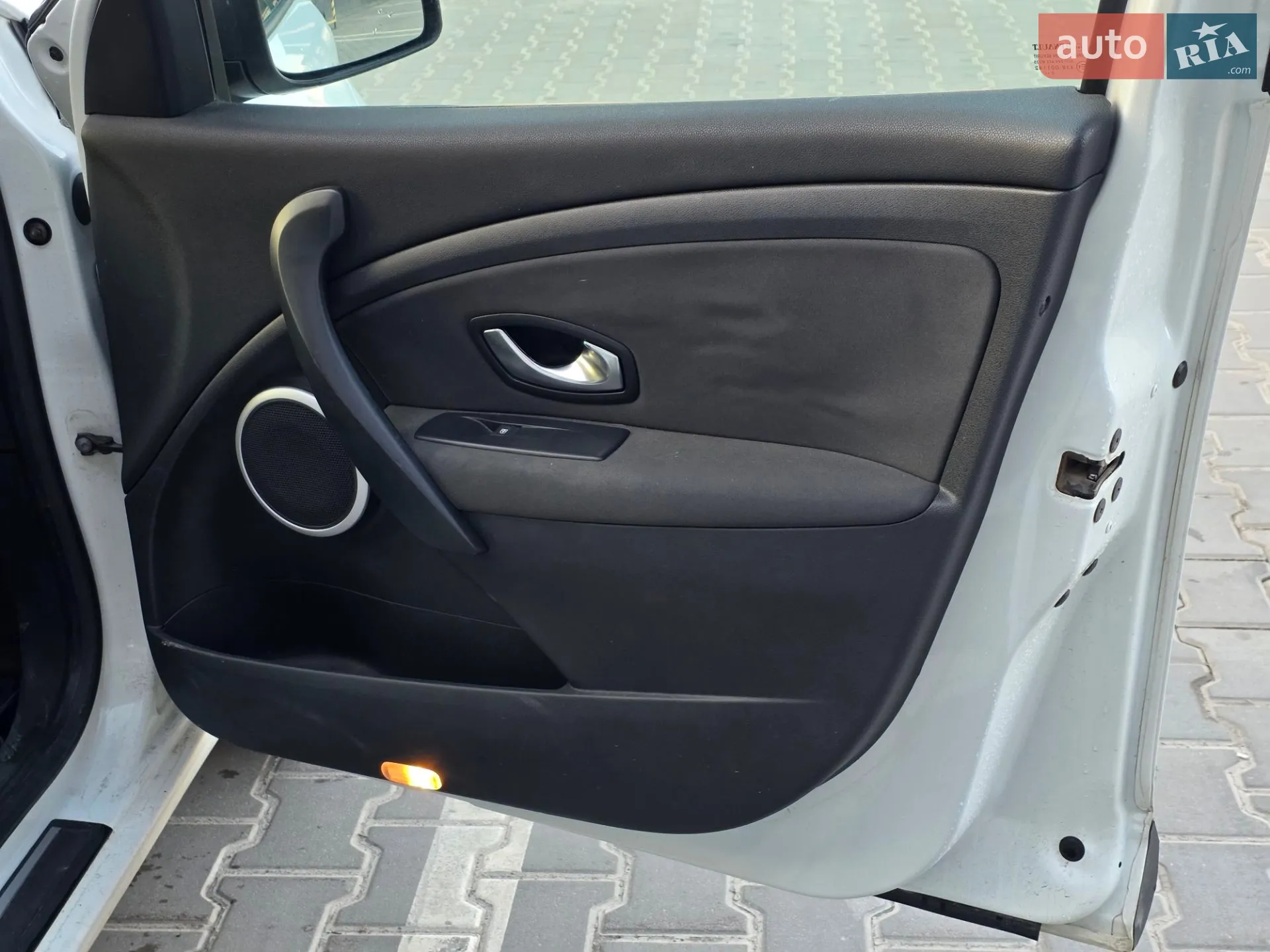 2010 Renault Megane - мініатюра 29
