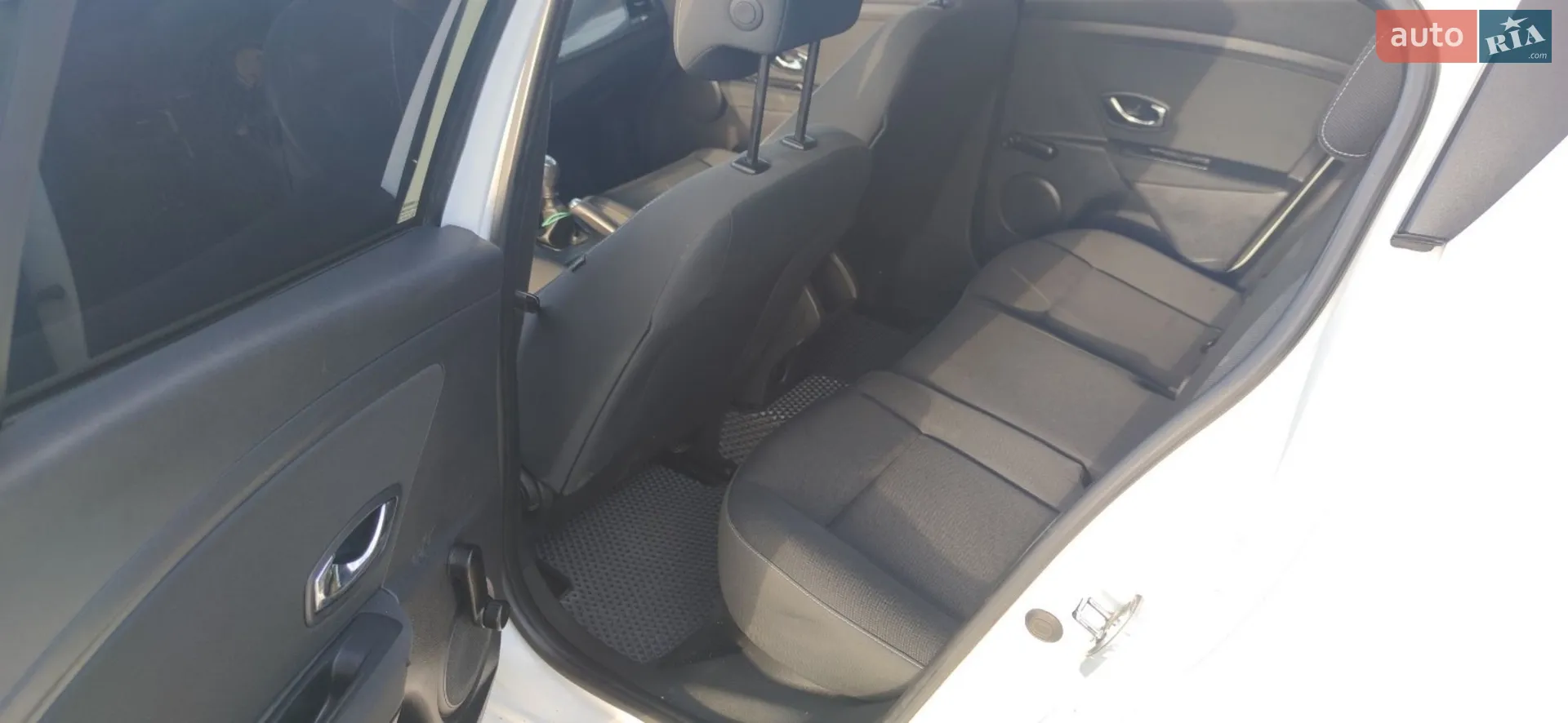 2013 Renault Megane - мініатюра 32