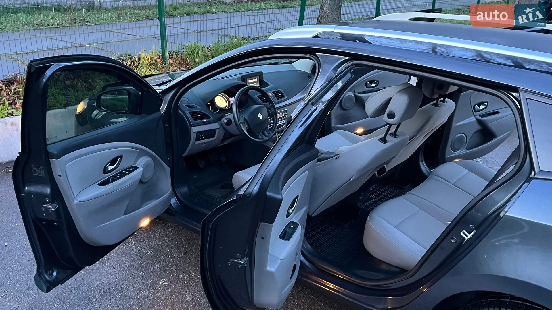 2010 Renault Megane - мініатюра 33