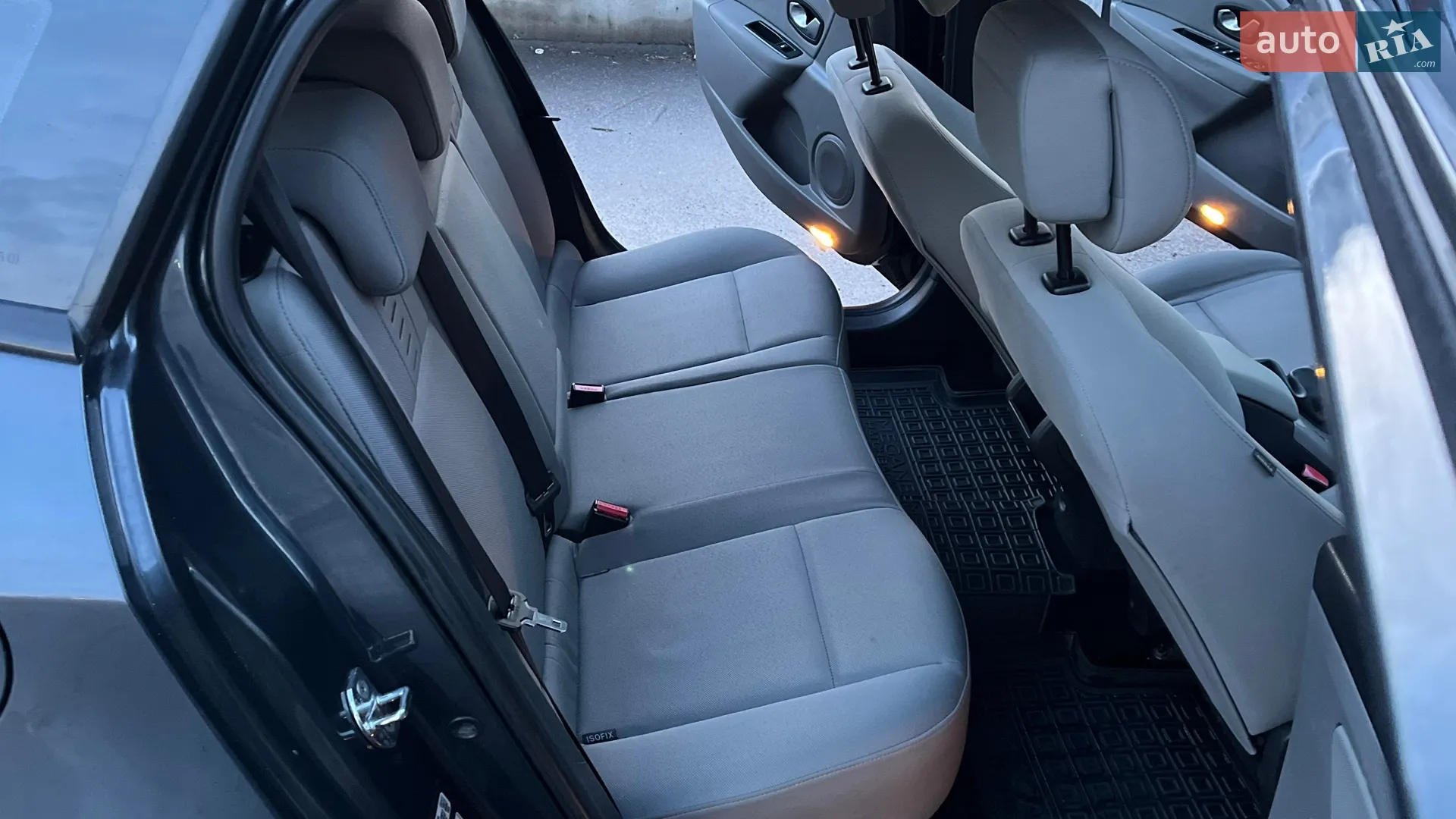 2010 Renault Megane - мініатюра 38