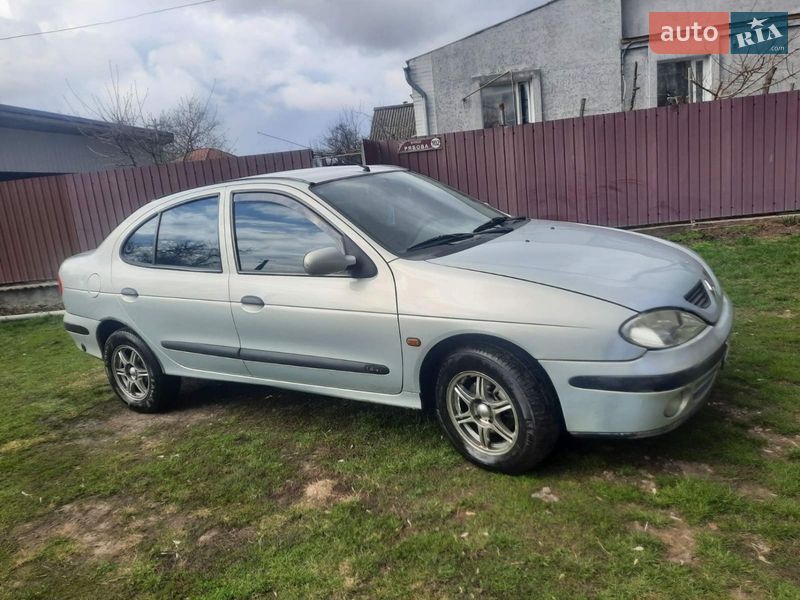 Седан Renault Megane 2003 в Недригайліву