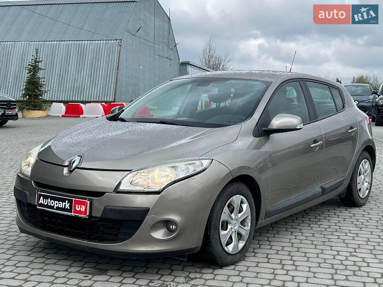 2010 Renault Megane - мініатюра 13