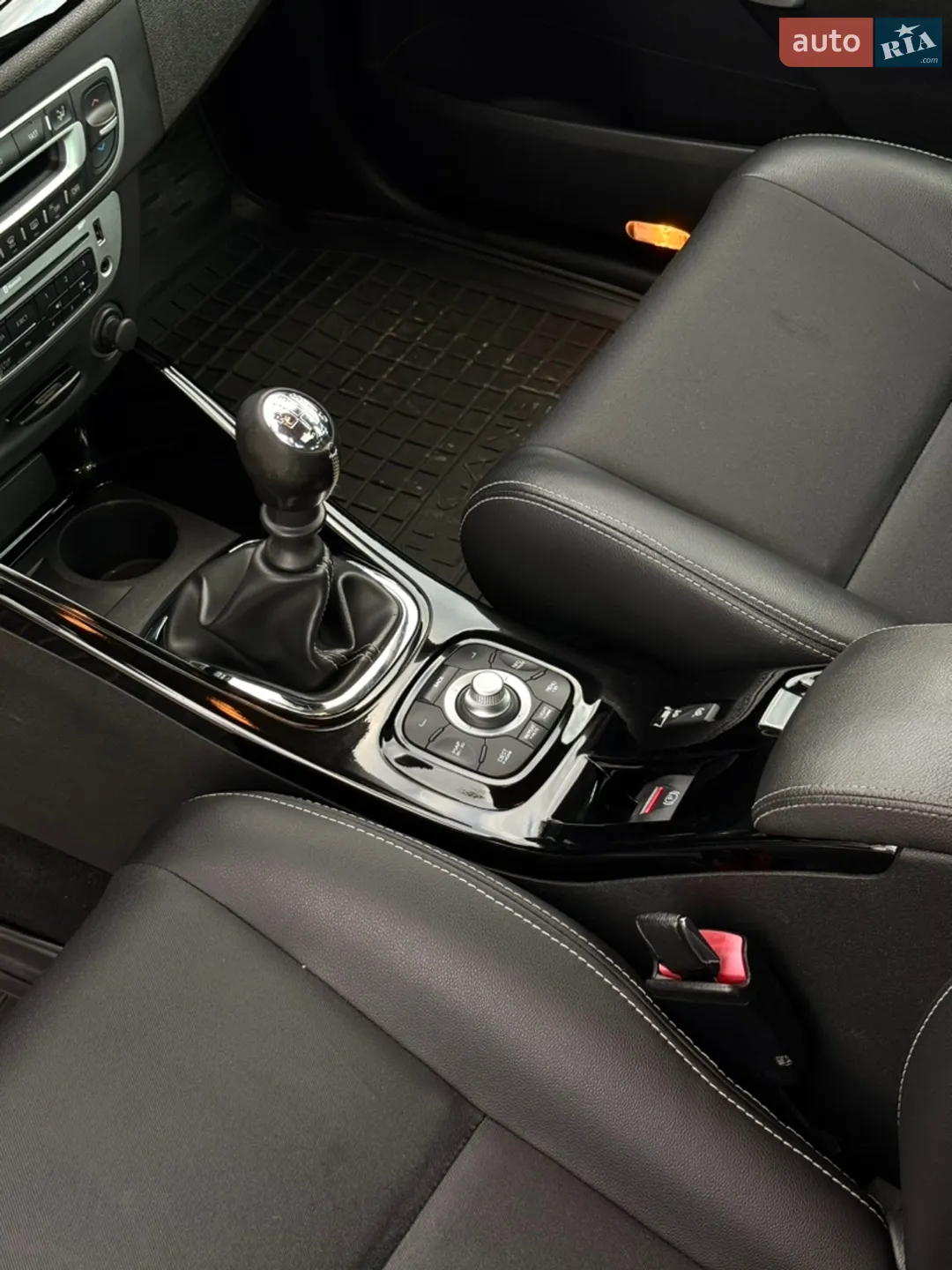 2012 Renault Megane - мініатюра 12