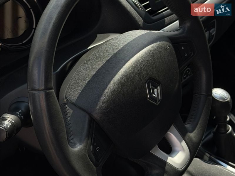 Хэтчбек Renault Megane 2008 в Ромнах фото 24 Хэтчбек Renault Megane 2008 в Ромнах