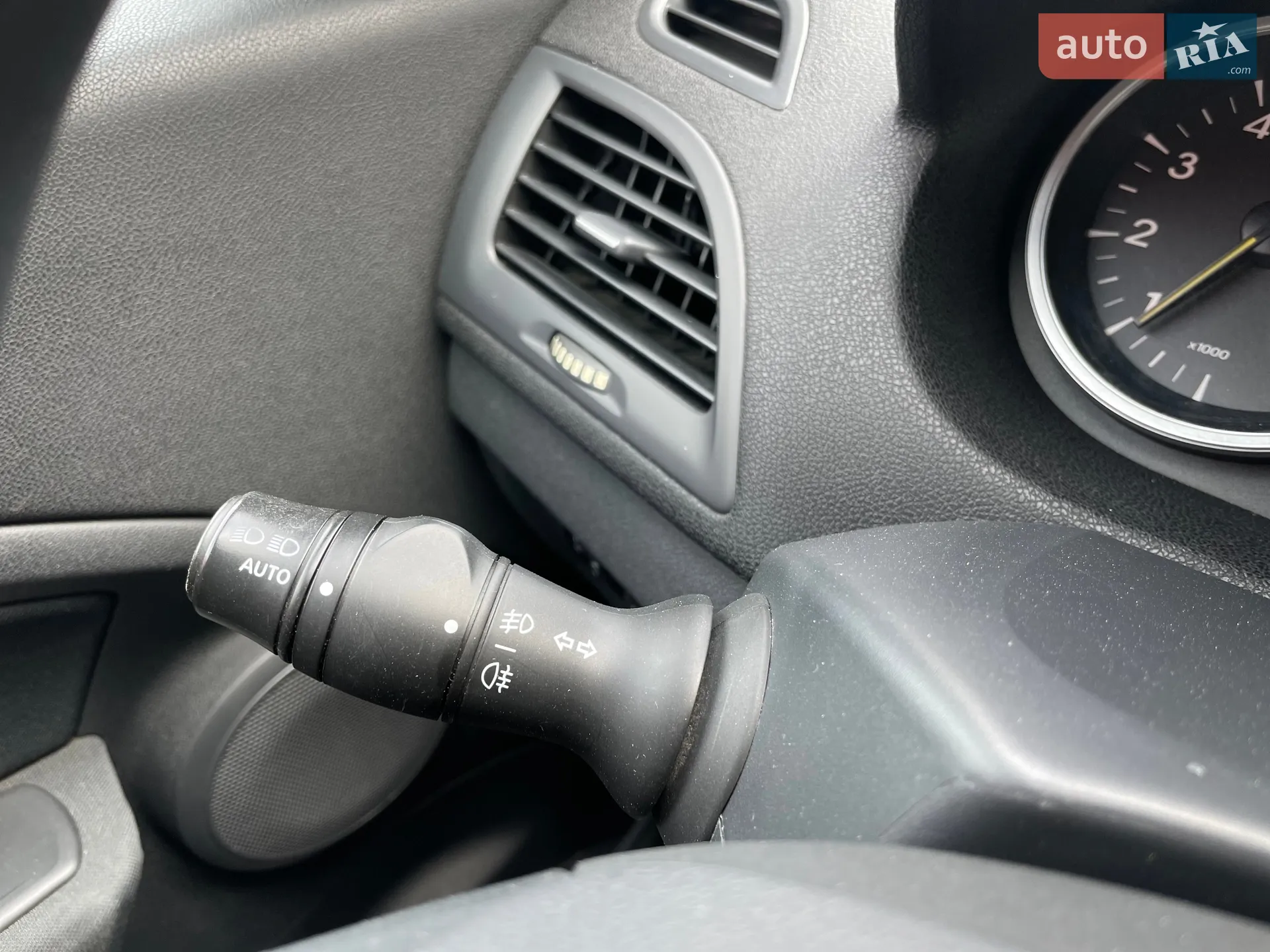 2010 Renault Megane - мініатюра 15