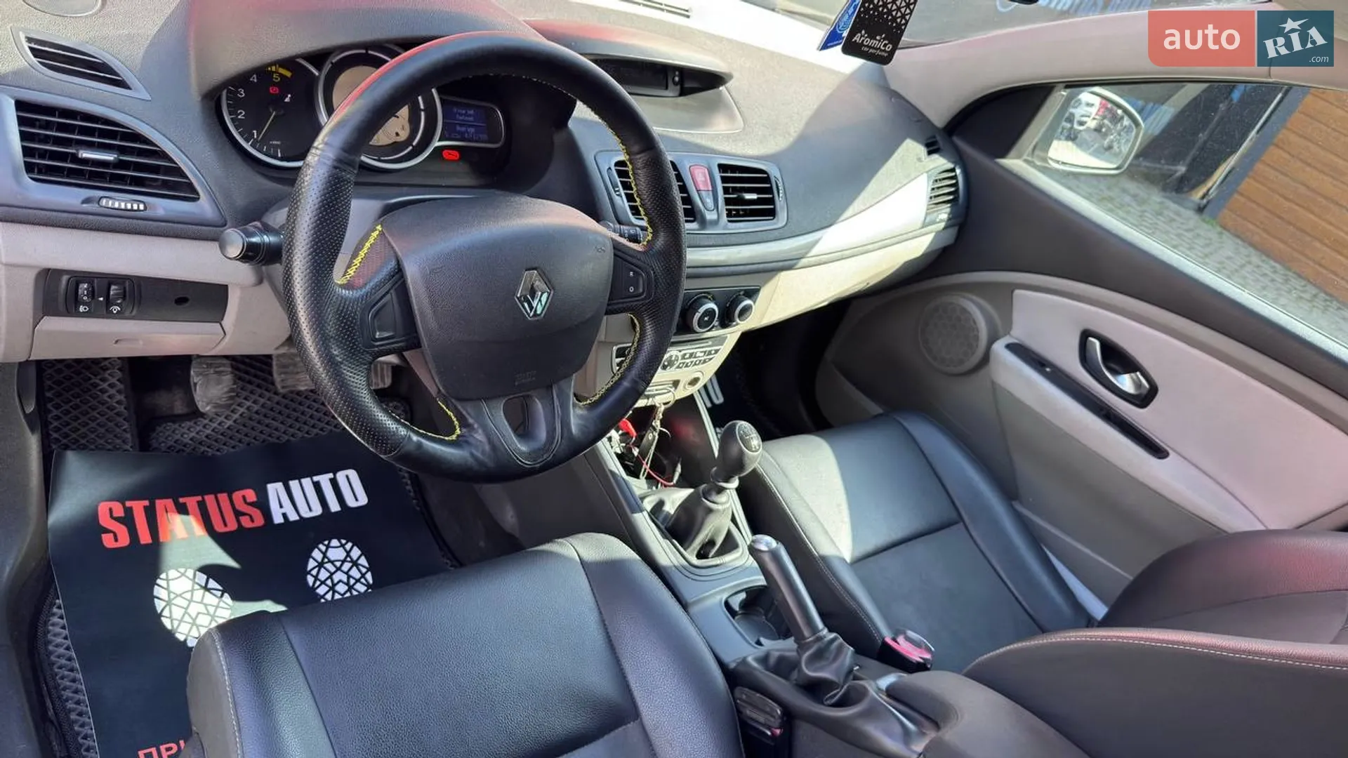 2010 Renault Megane - мініатюра 12