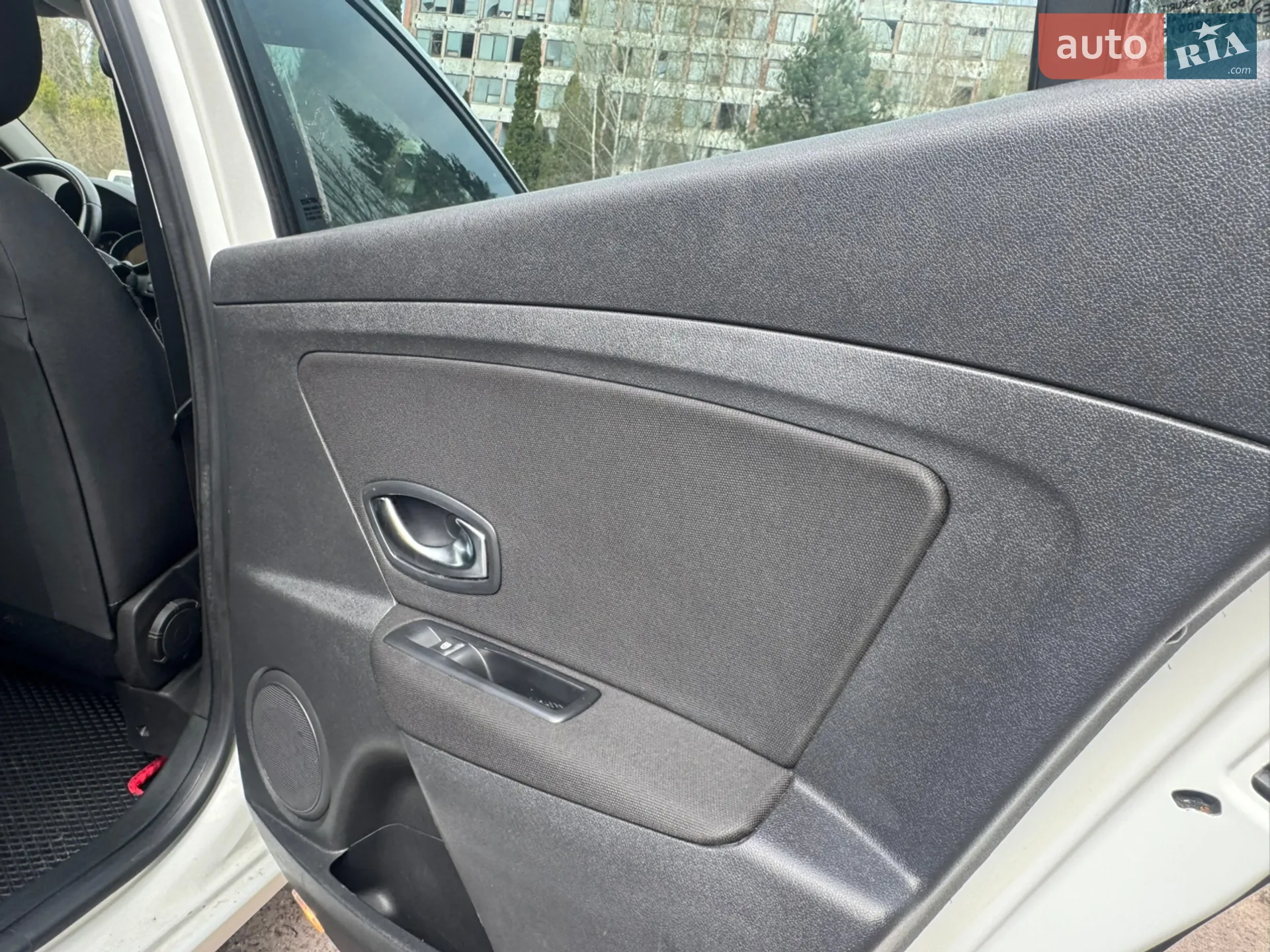 2010 Renault Megane - мініатюра 13