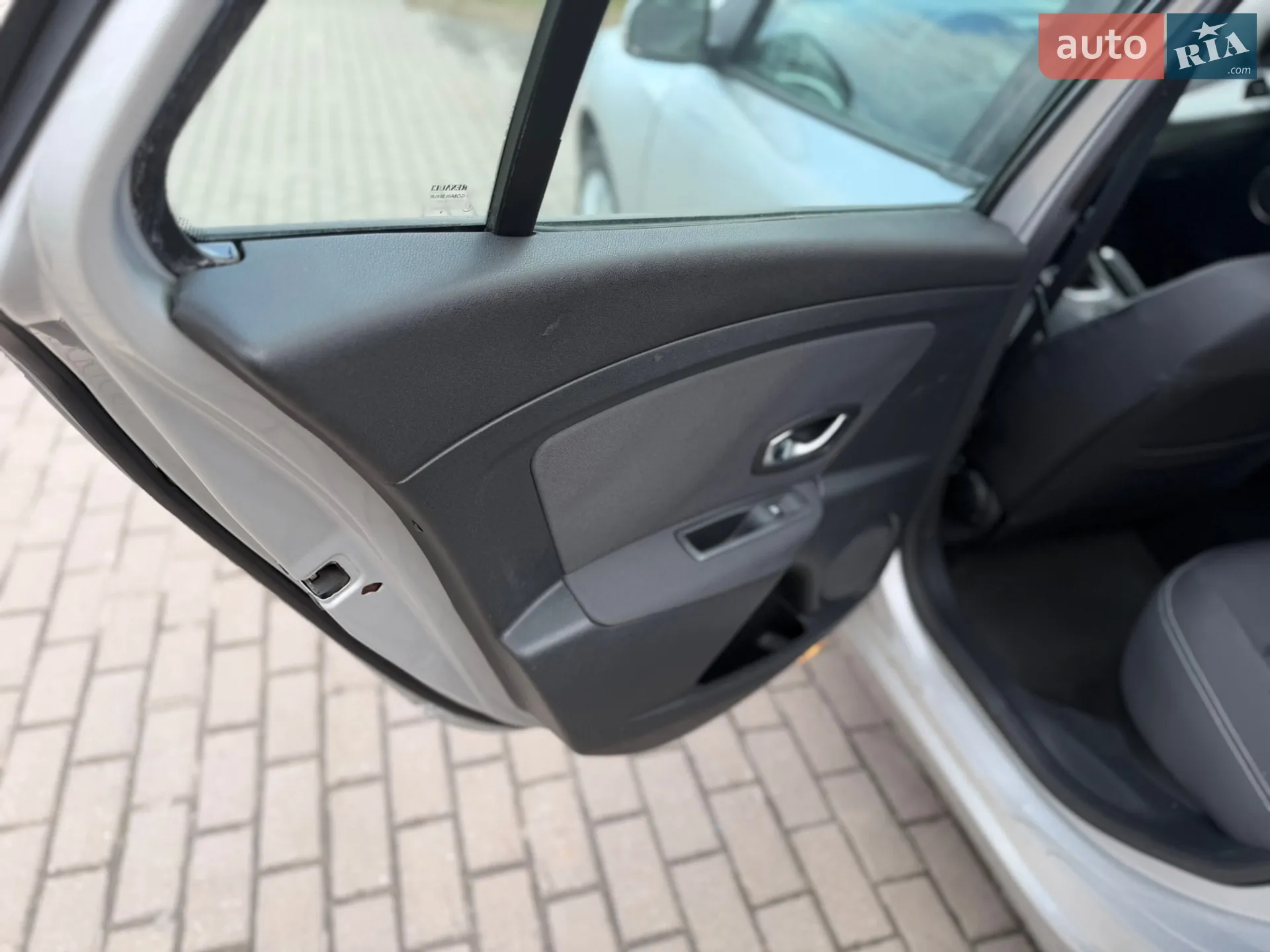 2010 Renault Megane - мініатюра 24