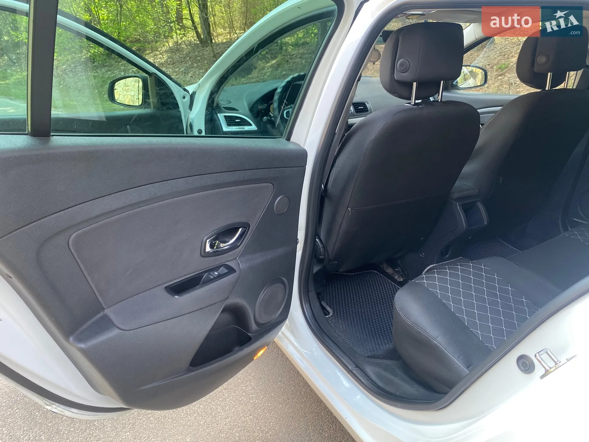 2011 Renault Megane - мініатюра 24