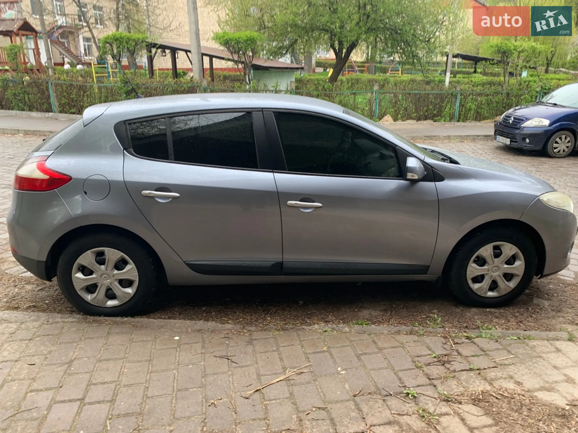 2010 Renault Megane - мініатюра 2