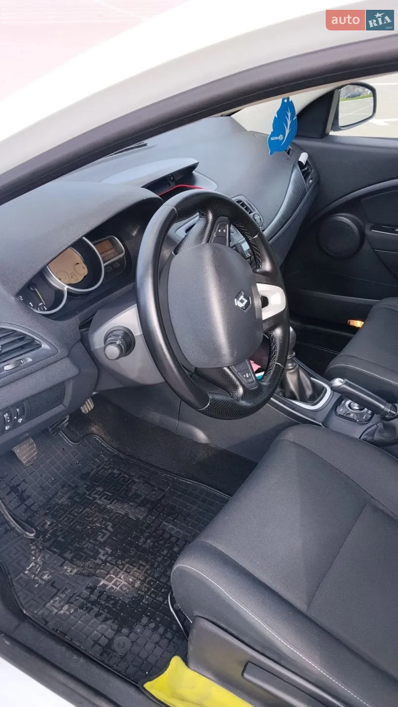 2011 Renault Megane - мініатюра 28