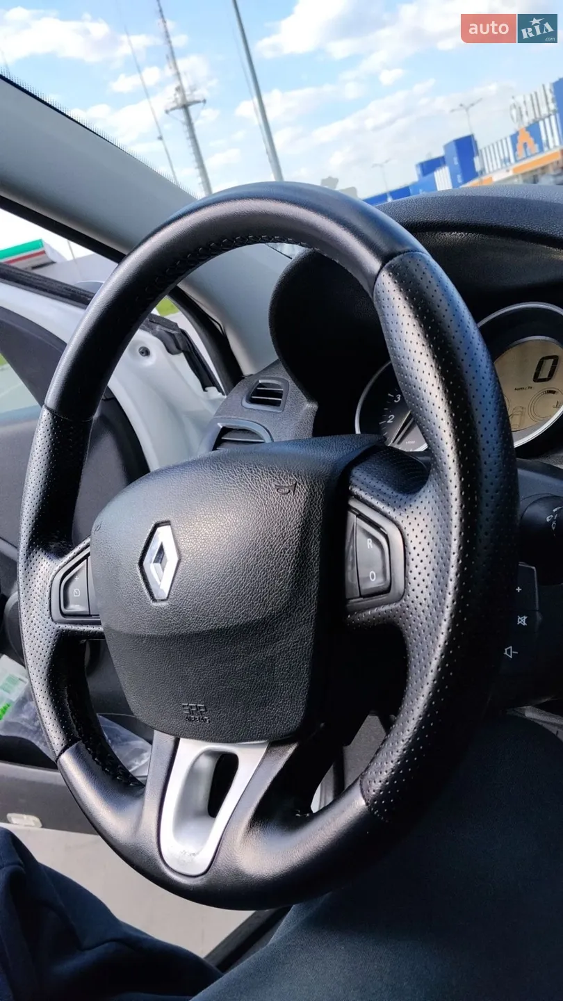 2011 Renault Megane - мініатюра 65