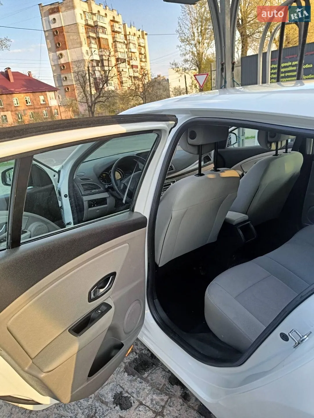 2010 Renault Megane - мініатюра 5