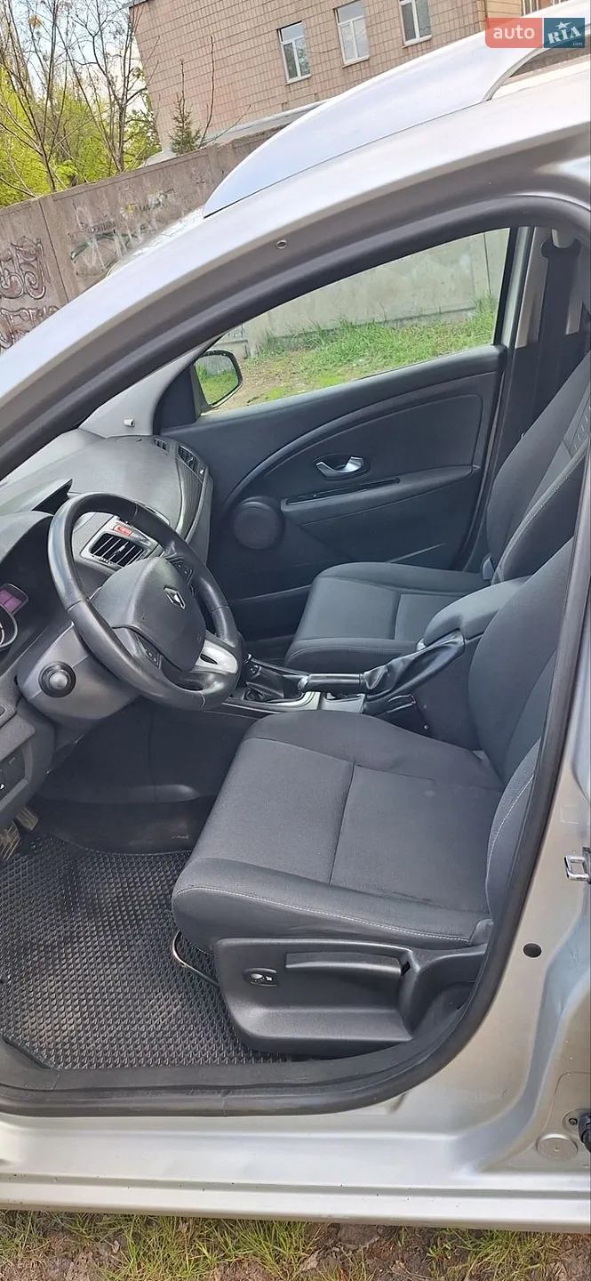 2010 Renault Megane - мініатюра 13