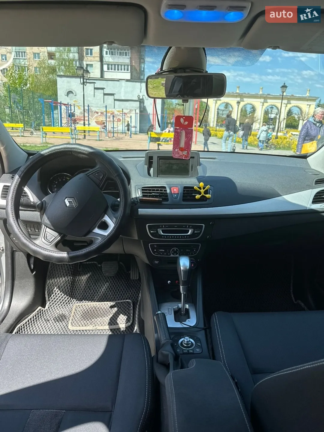 2010 Renault Megane - мініатюра 9