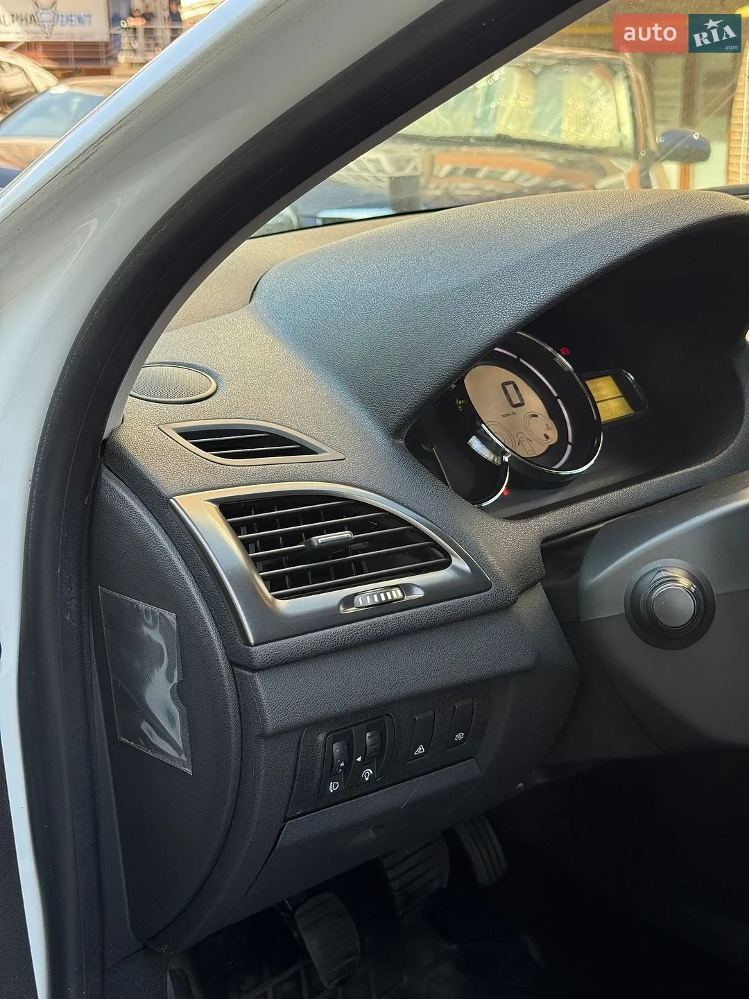 2012 Renault Megane - мініатюра 21