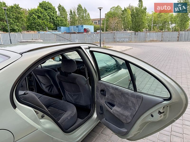 Хэтчбек Renault Megane 2001 в Одессе
