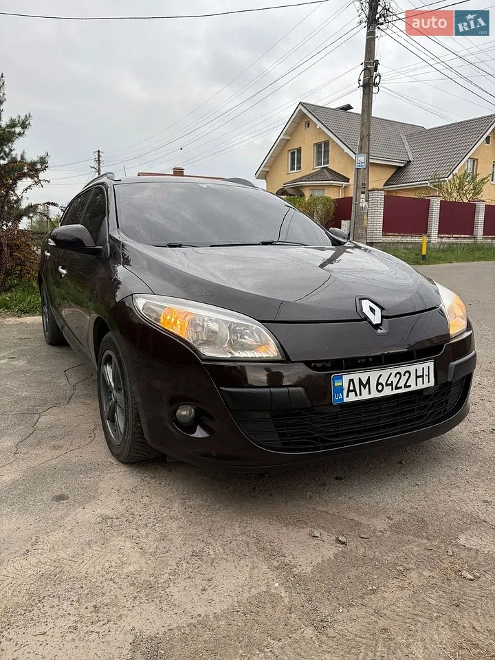 2010 Renault Megane - мініатюра 12