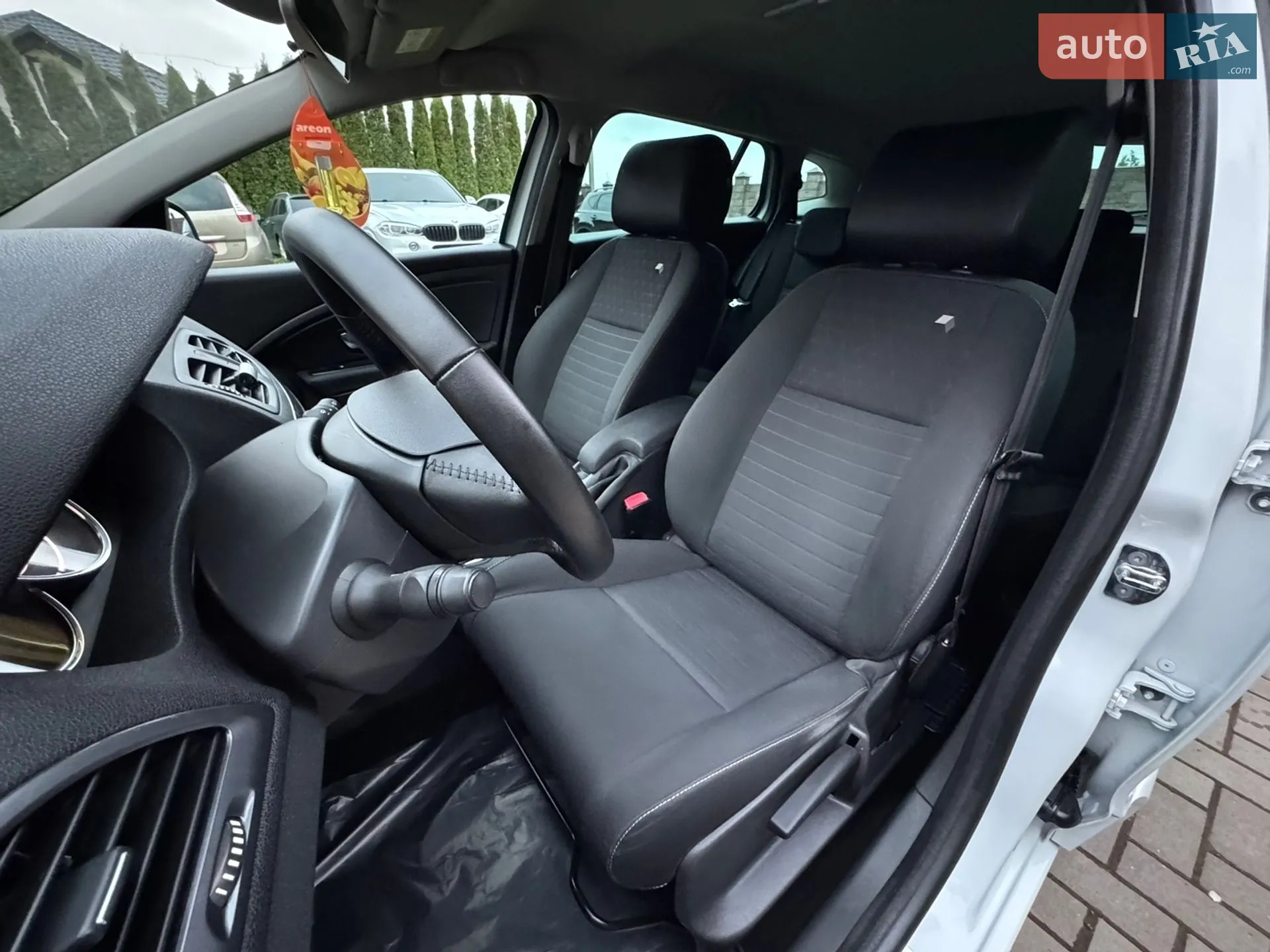 2015 Renault Megane - мініатюра 39