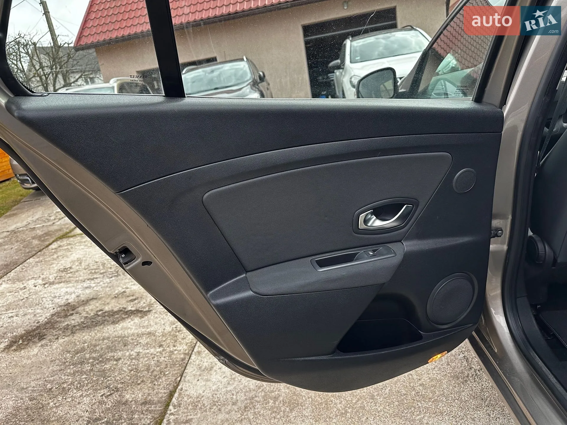 2010 Renault Megane - мініатюра 33