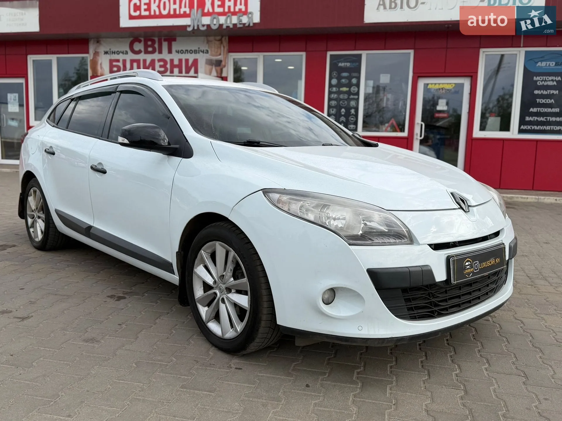 2010 Renault Megane - мініатюра 2