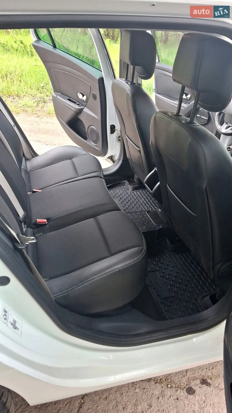 2013 Renault Megane - мініатюра 14