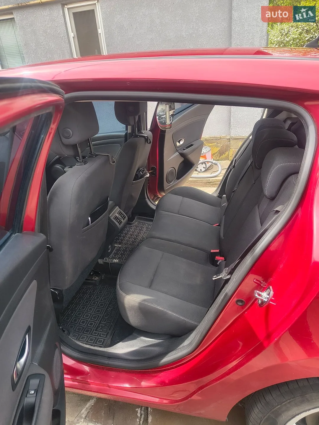2010 Renault Megane - мініатюра 12
