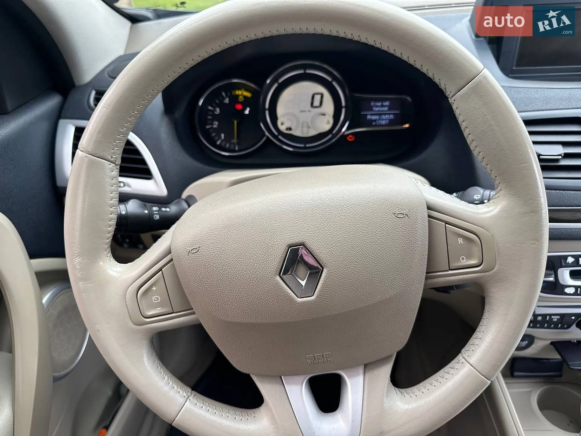 2010 Renault Megane - мініатюра 17