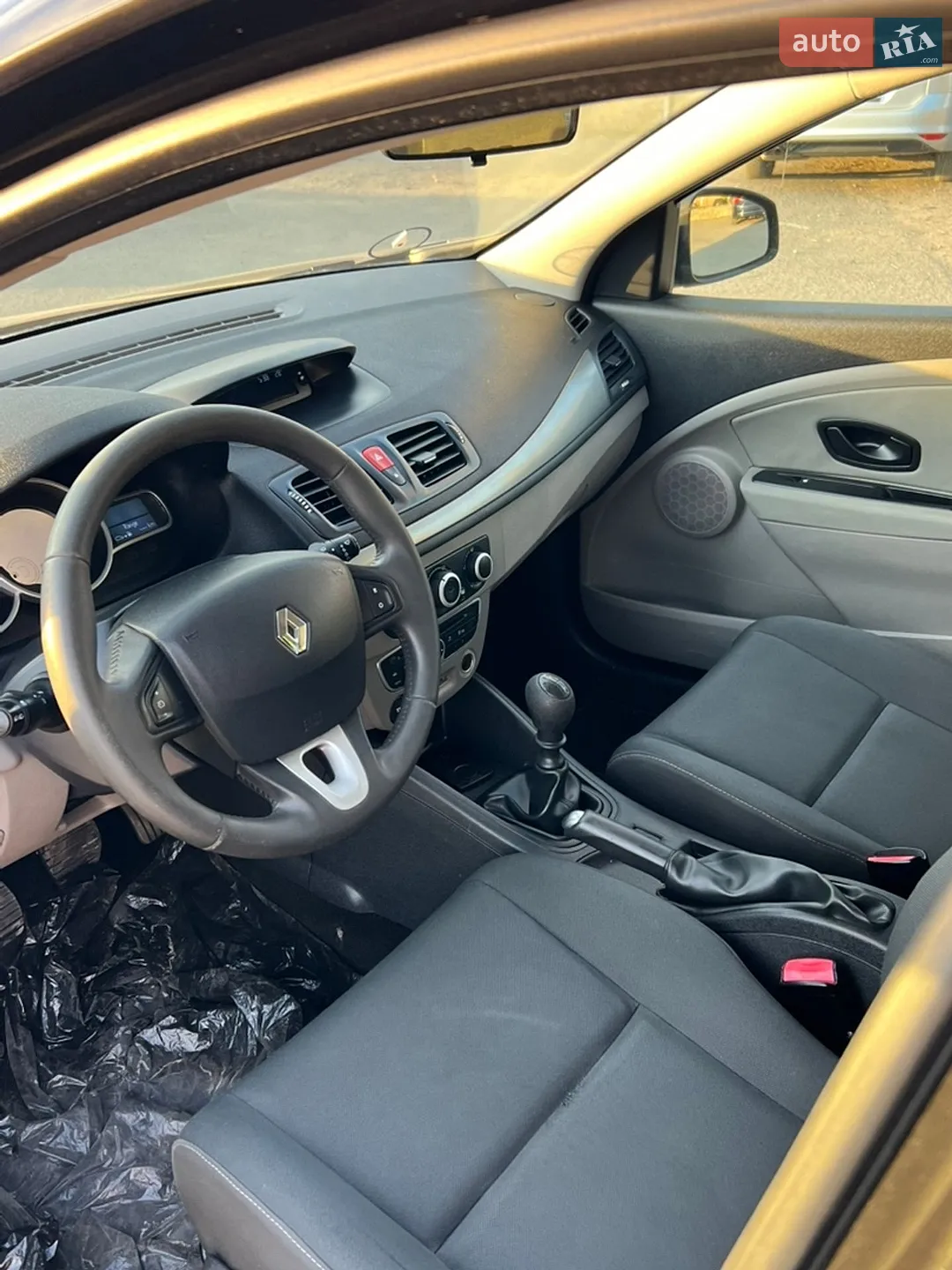 2010 Renault Megane - мініатюра 25