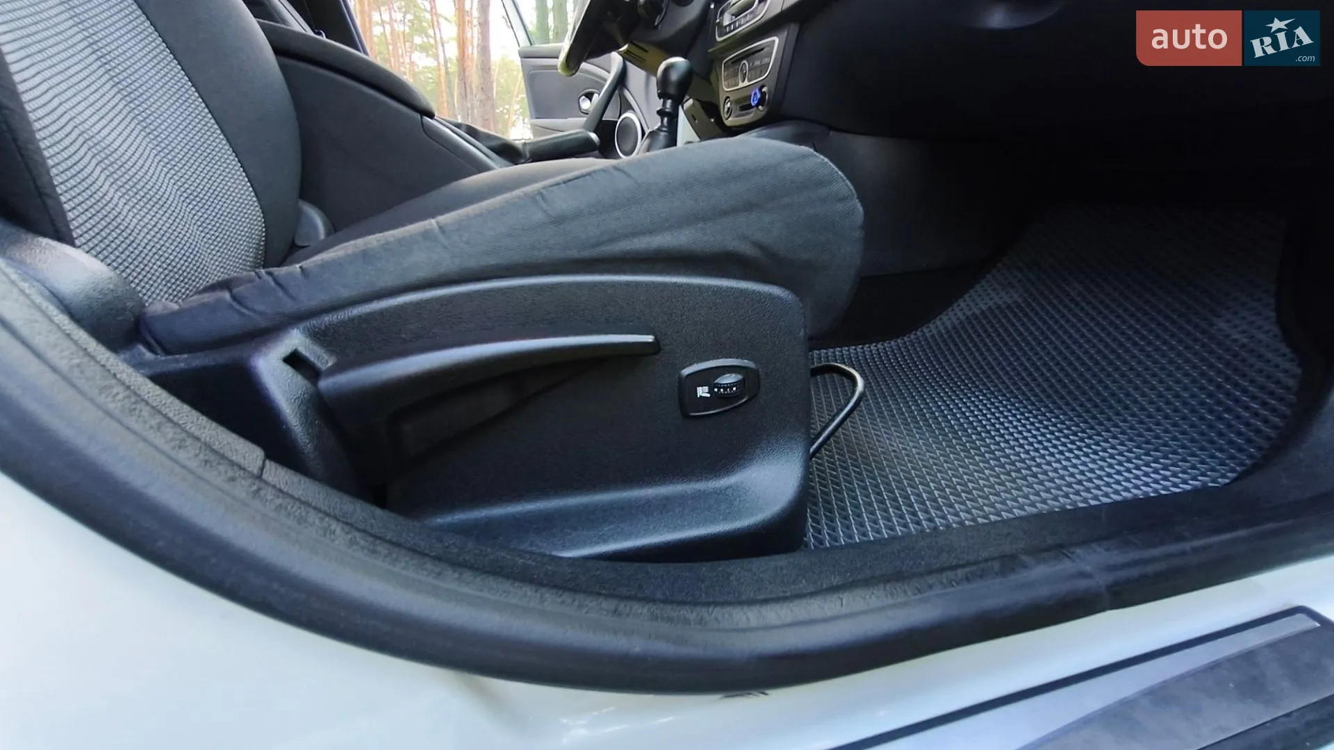 2011 Renault Megane - мініатюра 30