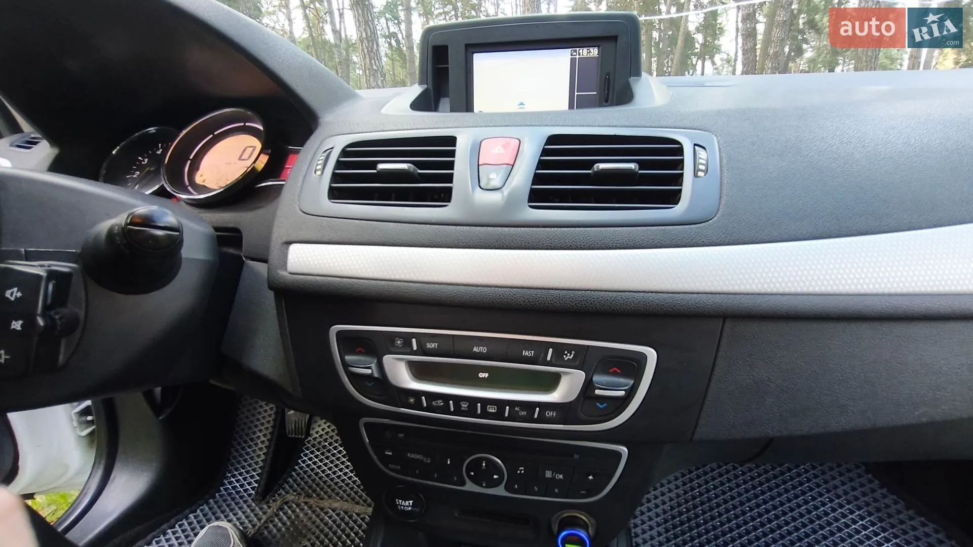 2011 Renault Megane - мініатюра 40