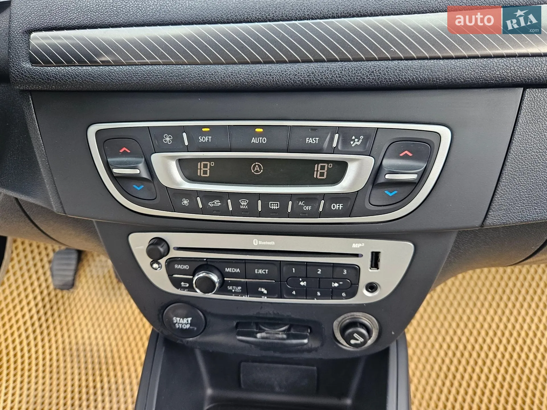 2012 Renault Megane - мініатюра 61