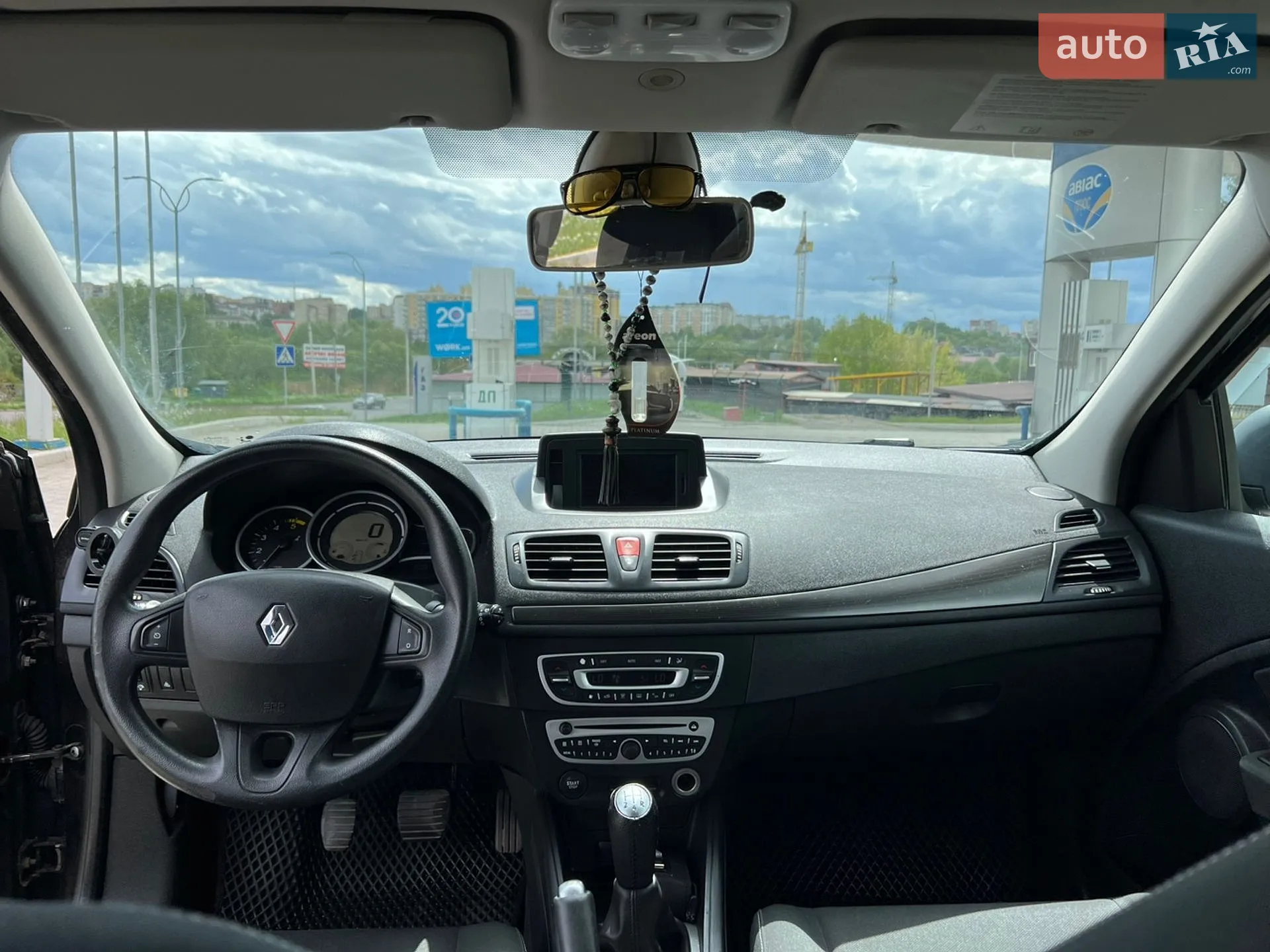 2010 Renault Megane - мініатюра 13