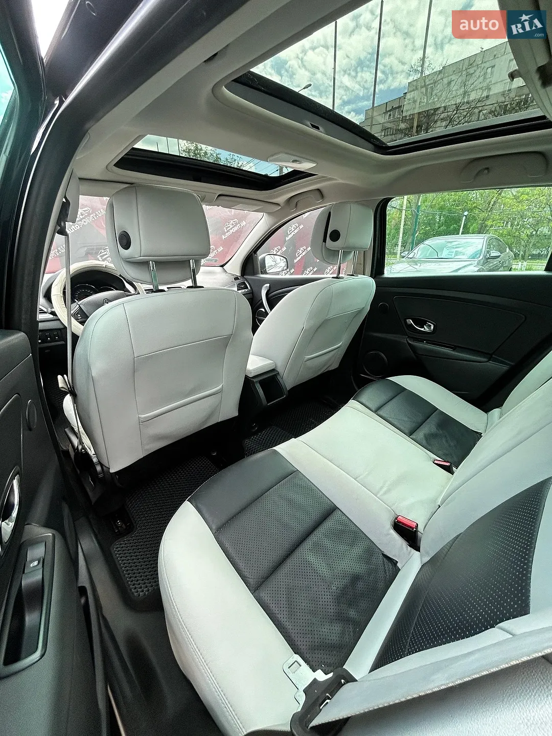 2012 Renault Megane - мініатюра 14