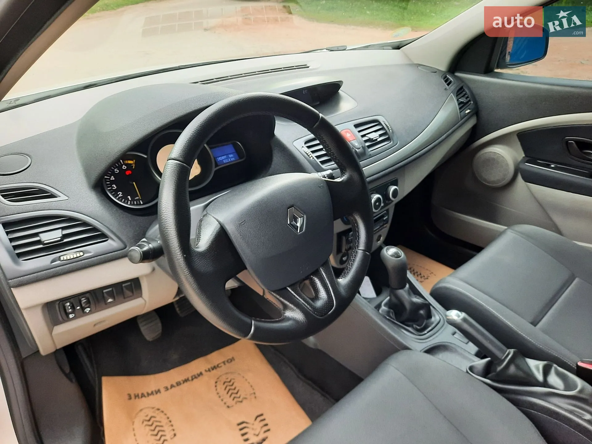 2011 Renault Megane - мініатюра 30
