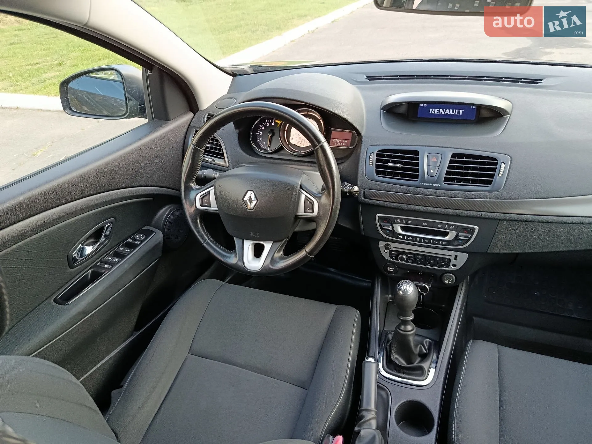 2012 Renault Megane - мініатюра 25