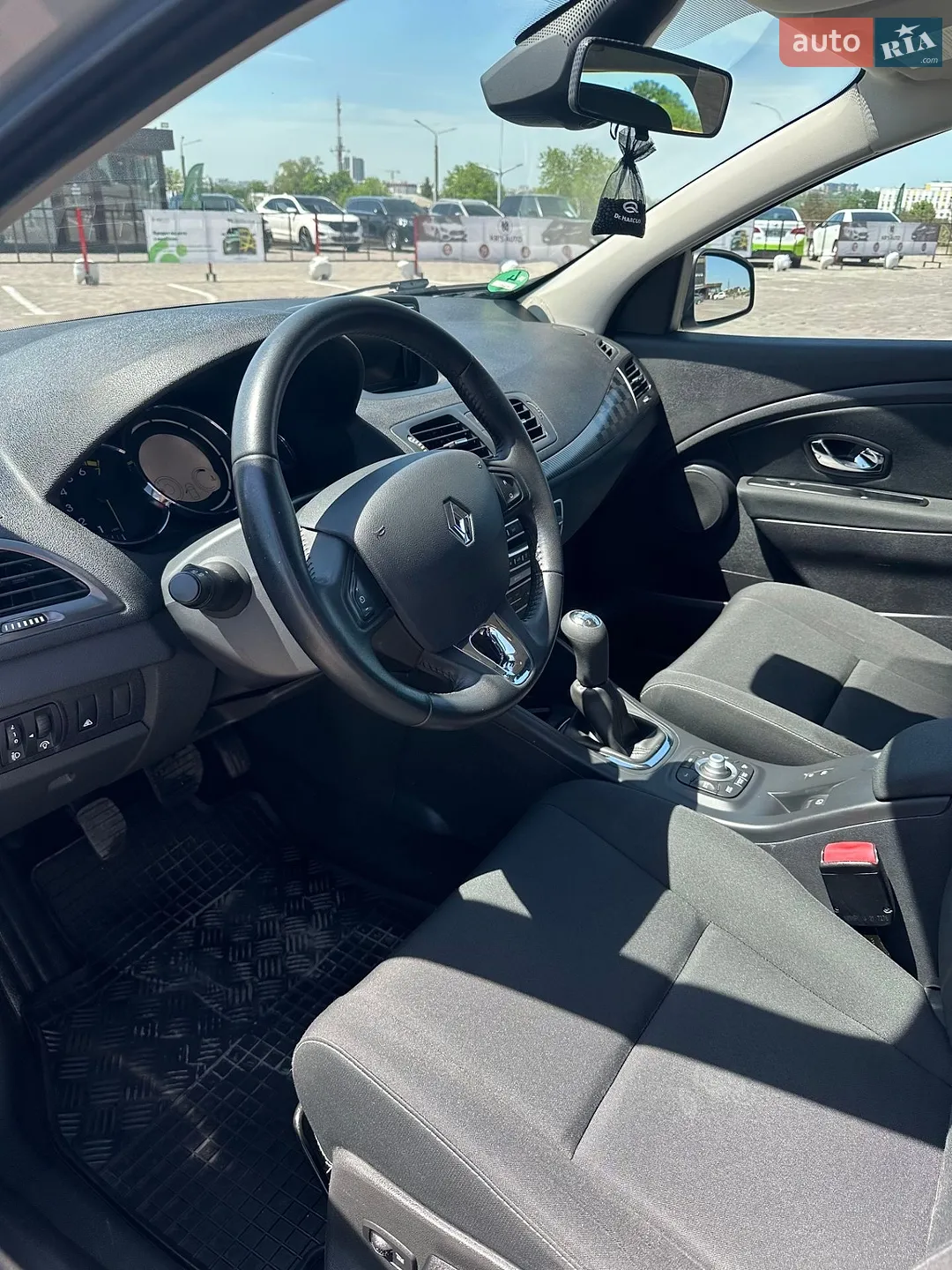 2013 Renault Megane - мініатюра 25