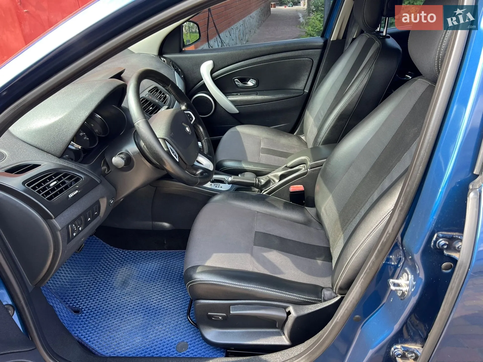 2011 Renault Megane - мініатюра 25