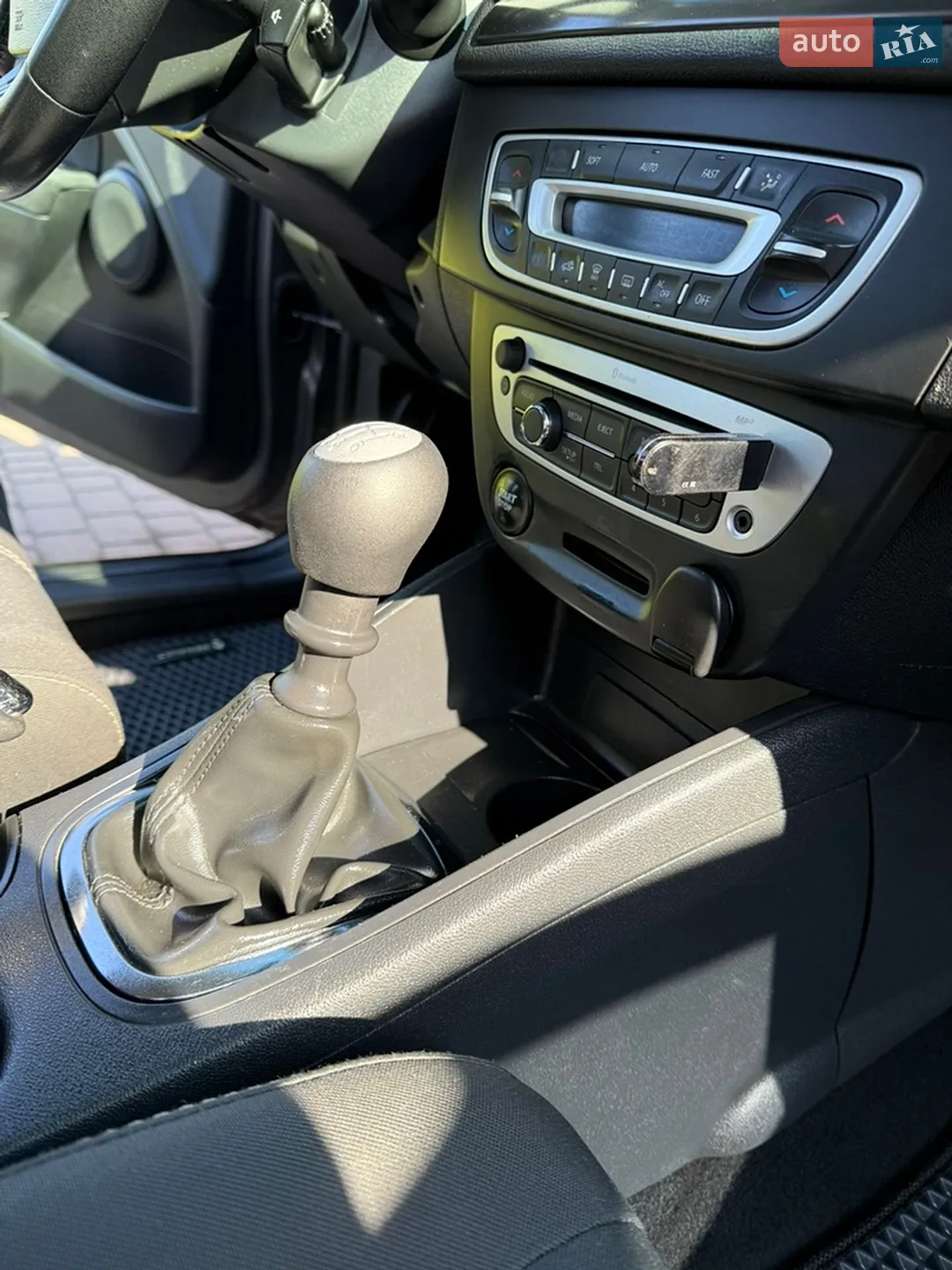 2014 Renault Megane - мініатюра 32