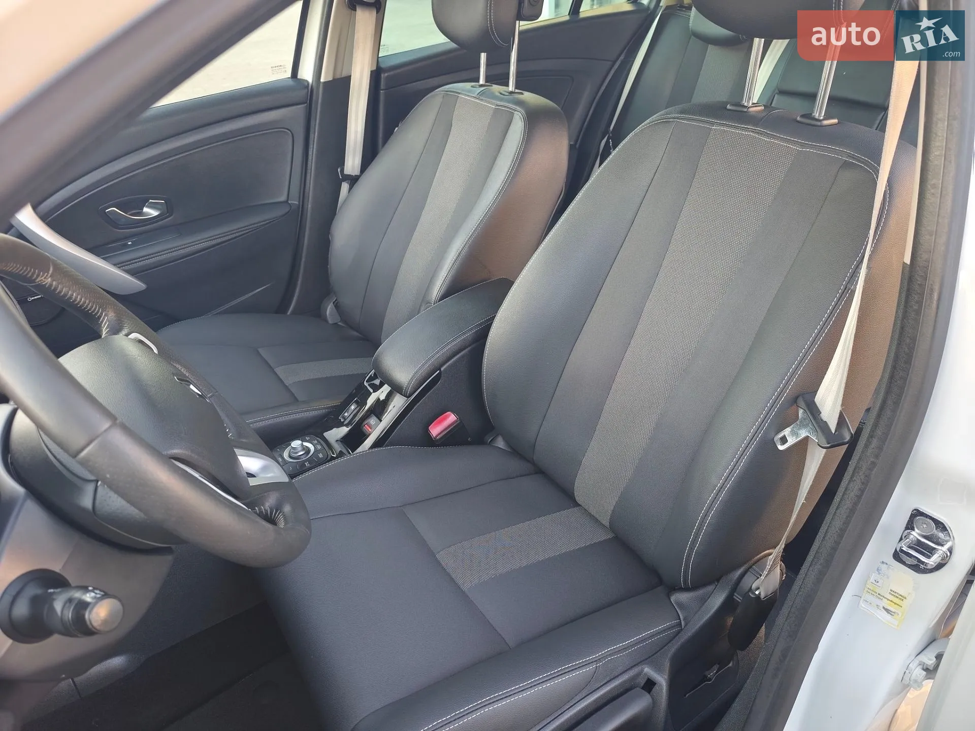 2012 Renault Megane - мініатюра 21