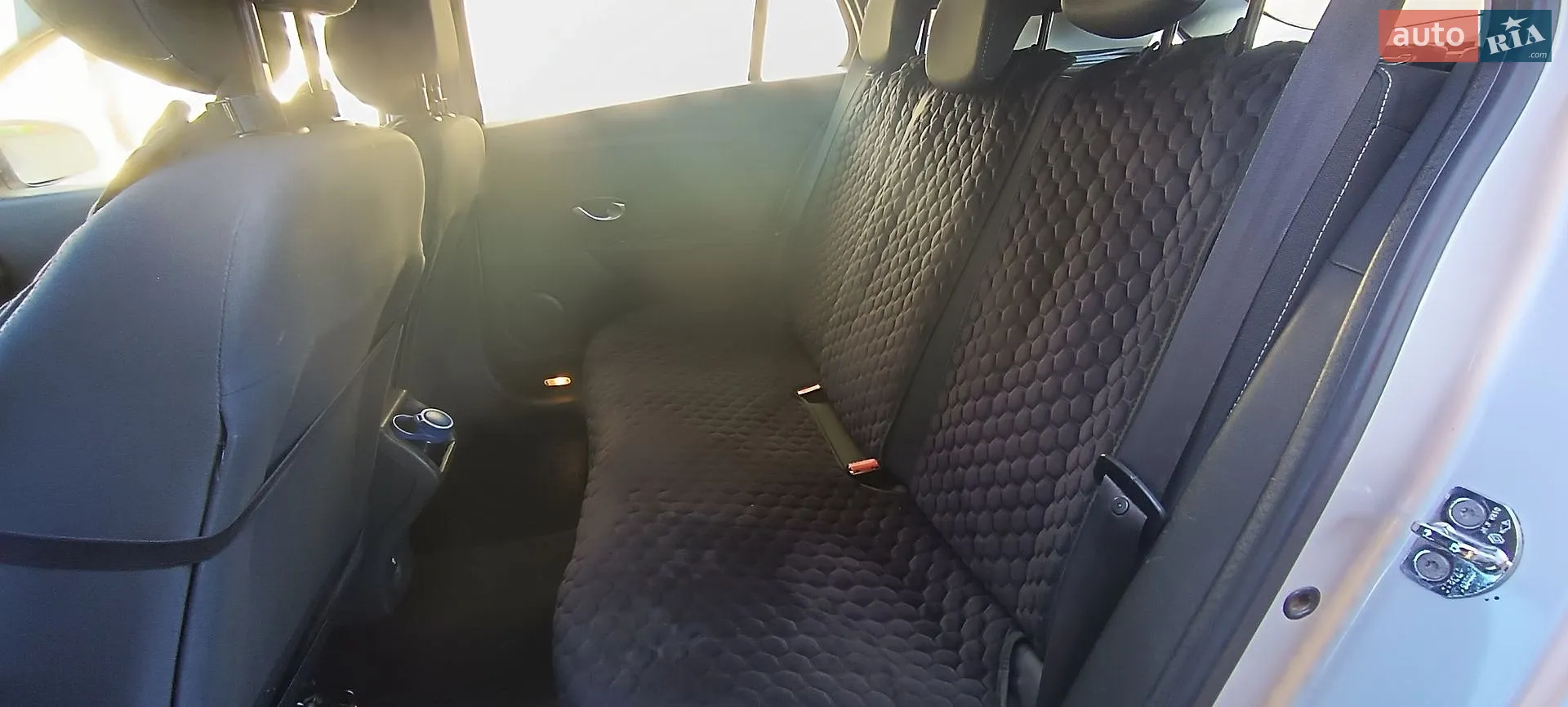 2010 Renault Megane - мініатюра 11