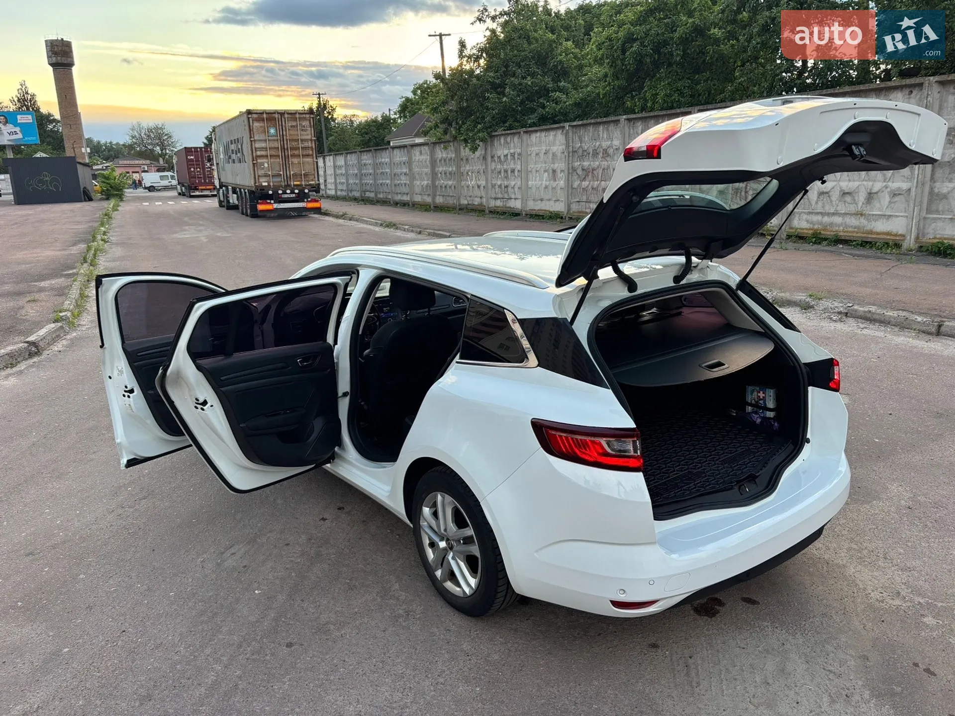 2017 Renault Megane - мініатюра 28