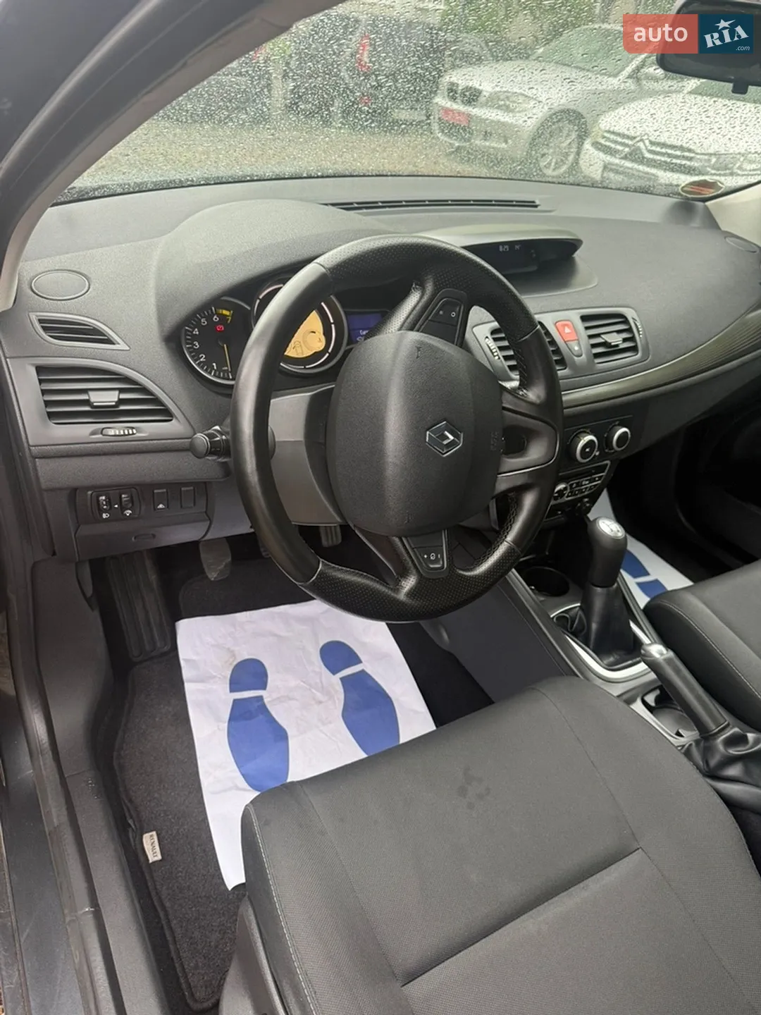 2010 Renault Megane - мініатюра 11