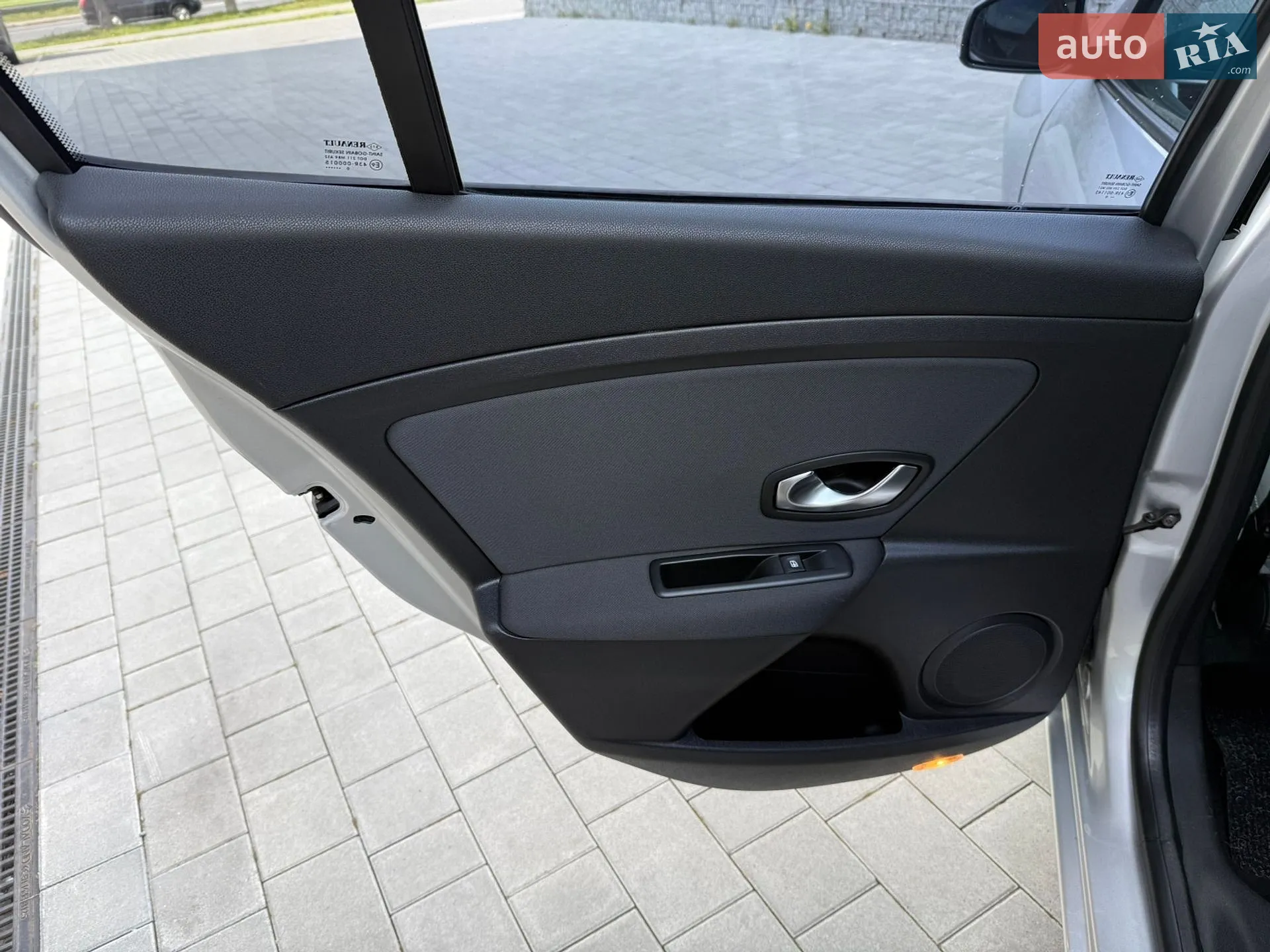 2010 Renault Megane - мініатюра 18